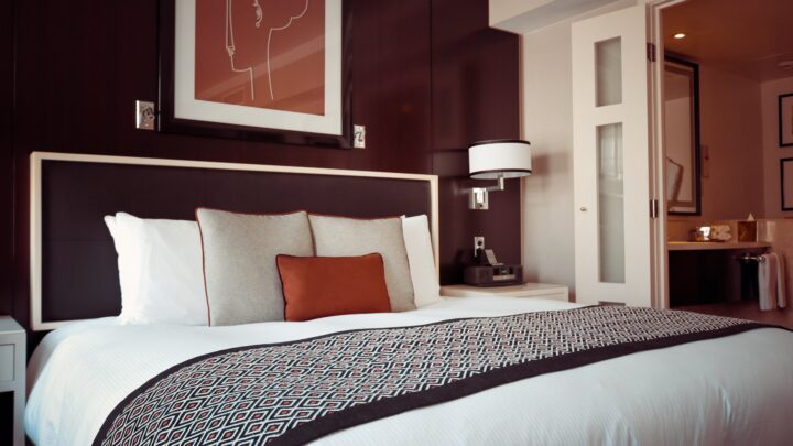 Vysoká postel: Moderní řešení pro váš domov